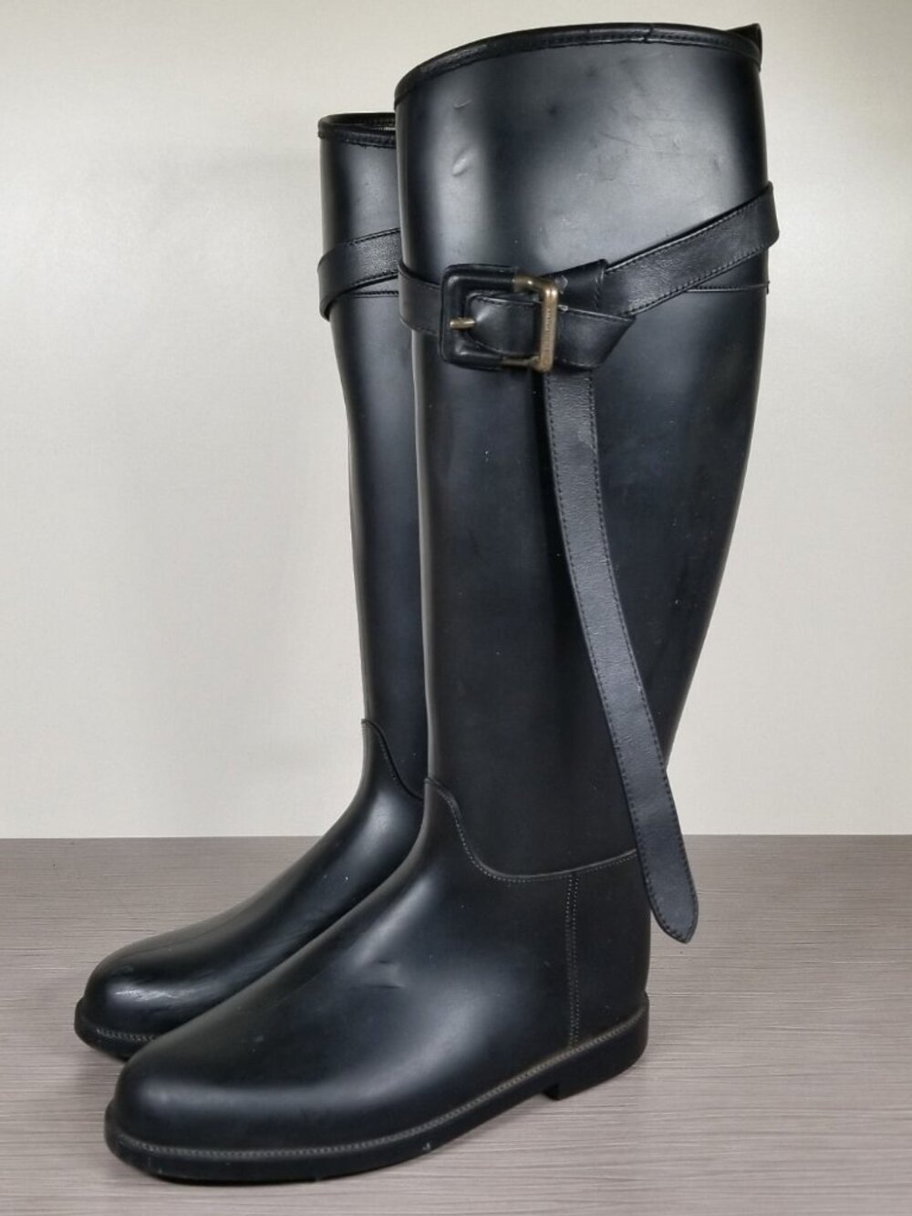 Burberry Knee High Belted Equestrian Rain Boots, Black, Womens Size 5 US / 35 - Picture 3 of 11